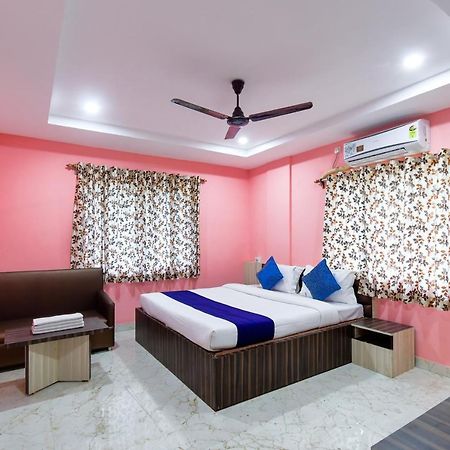 Hotel Blue Abedin Kolkata Bagian luar foto
