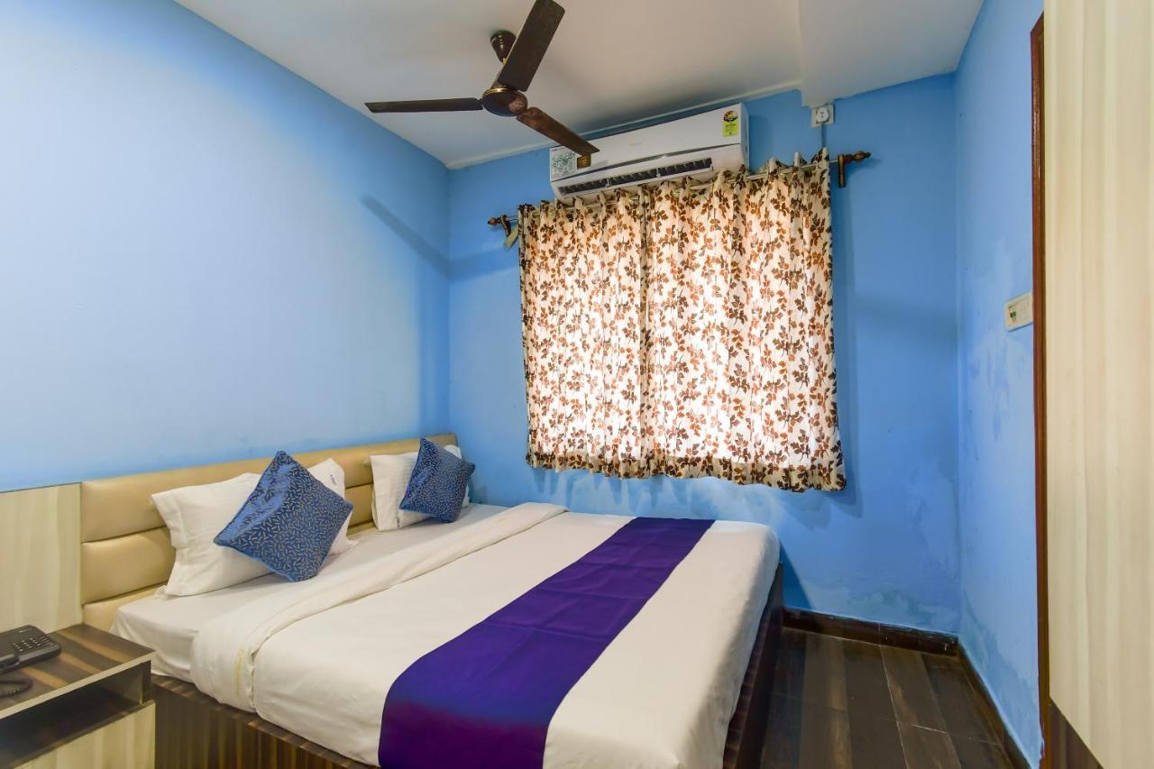 Hotel Blue Abedin Kolkata Bagian luar foto