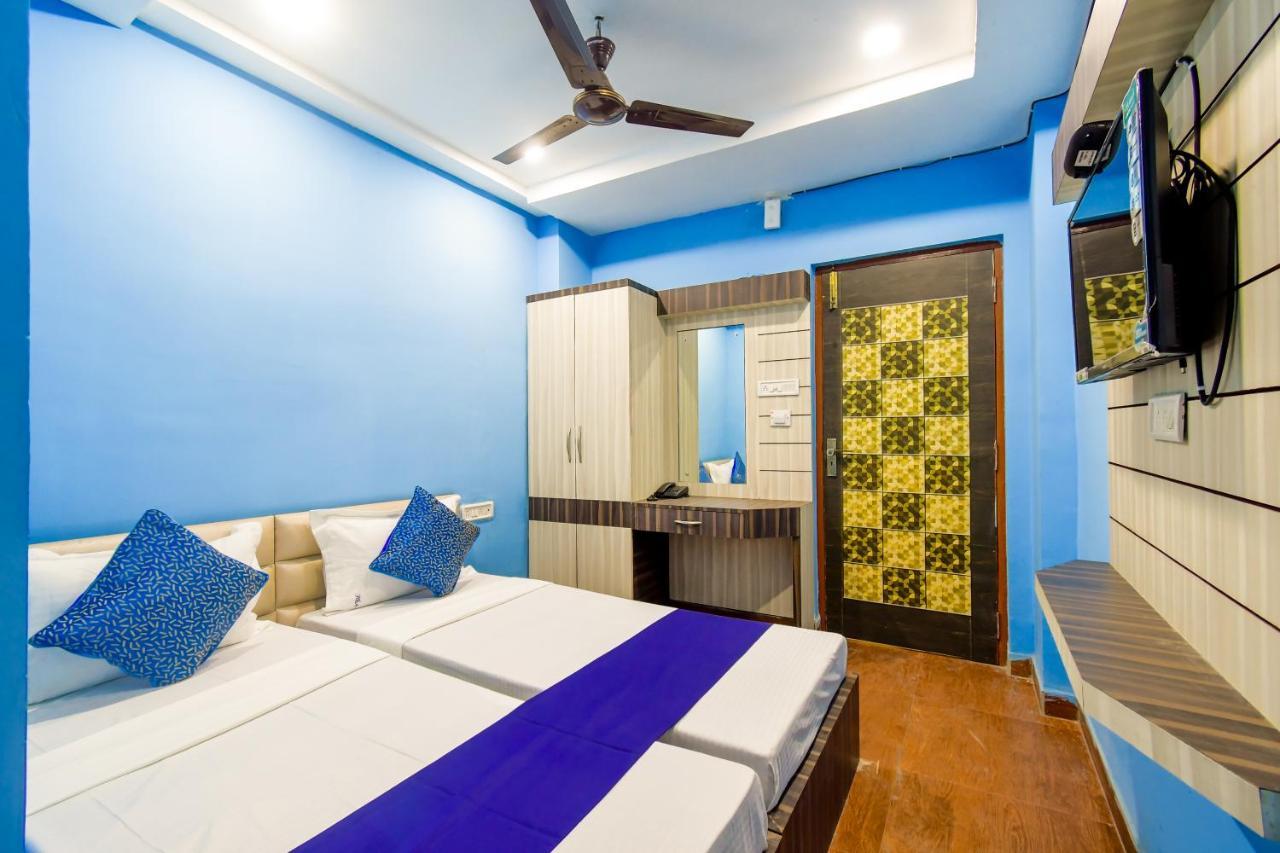 Hotel Blue Abedin Kolkata Bagian luar foto