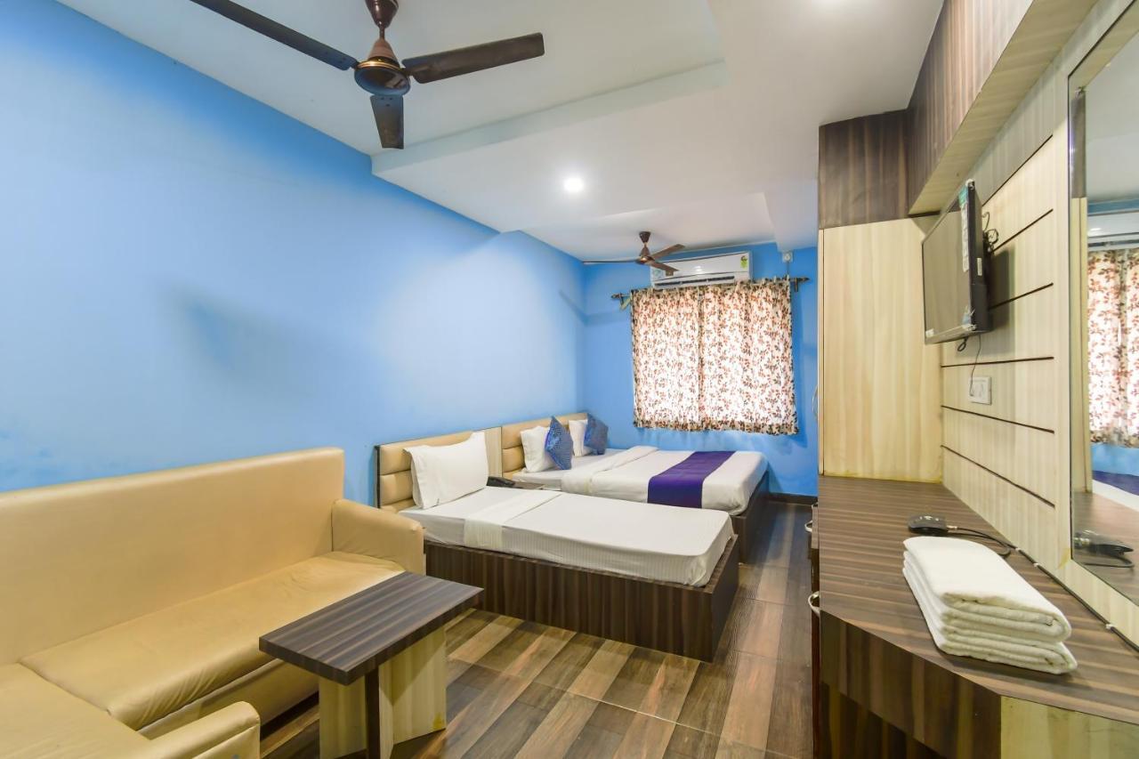 Hotel Blue Abedin Kolkata Bagian luar foto
