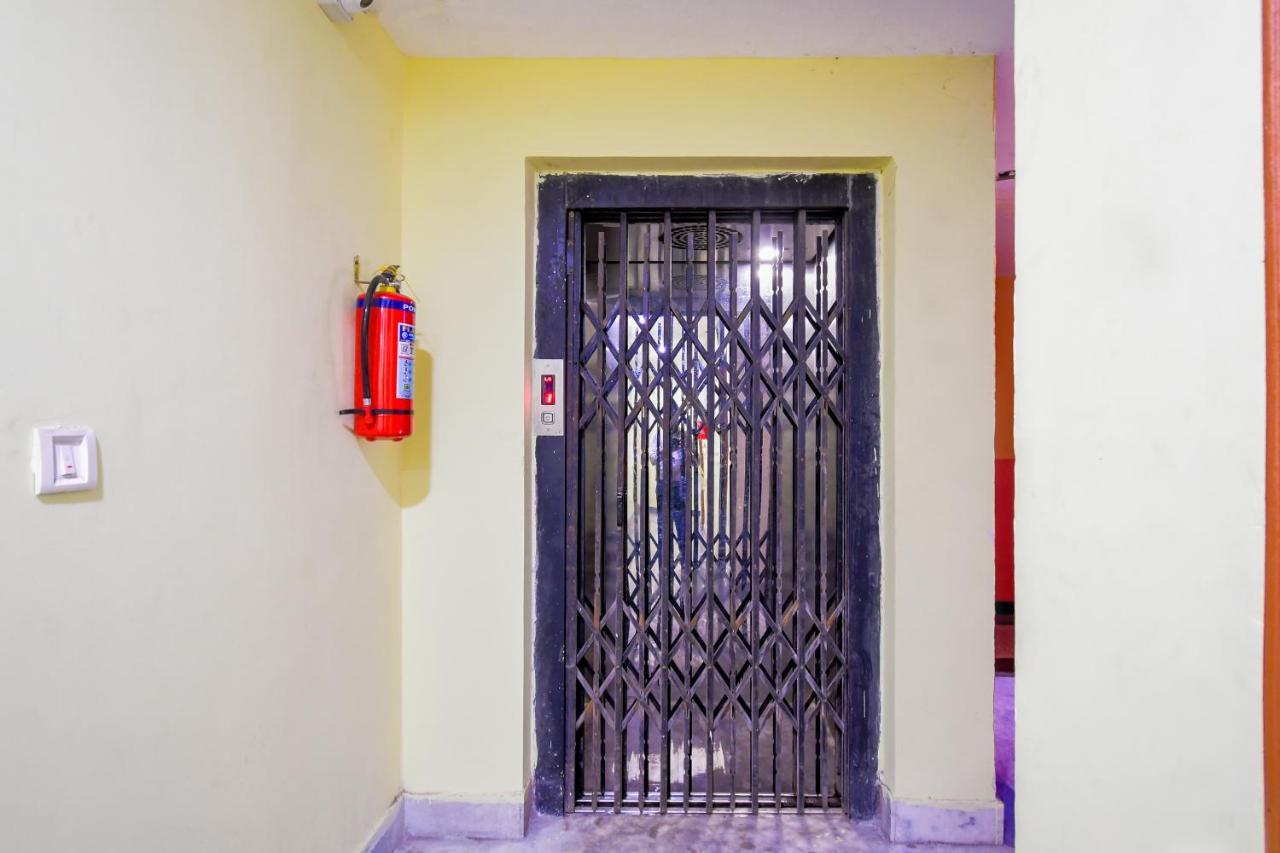 Hotel Blue Abedin Kolkata Bagian luar foto