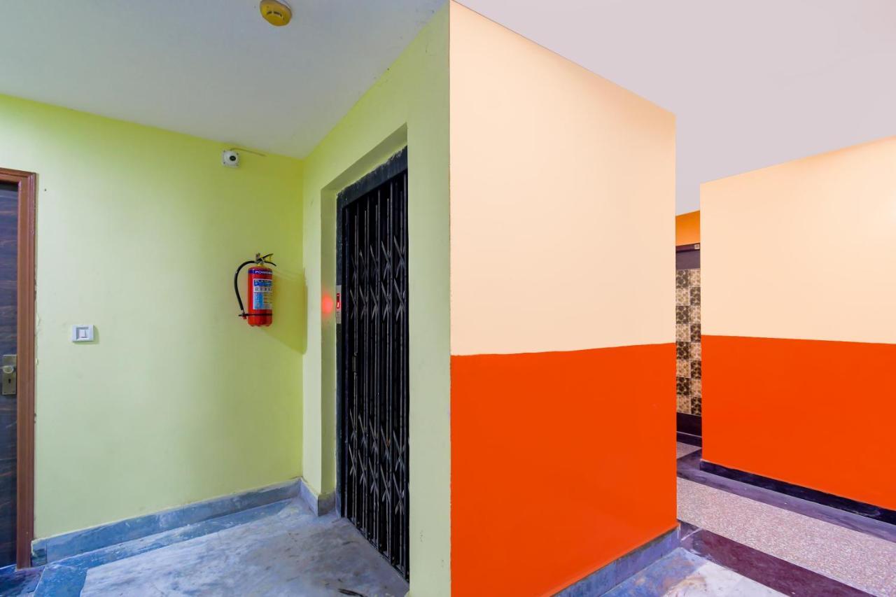 Hotel Blue Abedin Kolkata Bagian luar foto